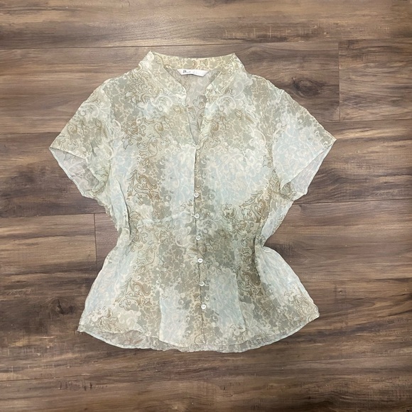 Classy Floral Lace Cottagecore Blouse In Cream and White - Picture 1 of 3